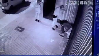 Pissing 1