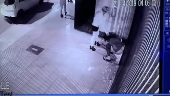 Pissing 1 screenshot 2