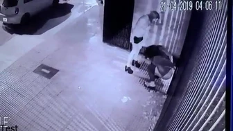 Pissing 1 screenshot 4