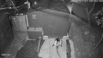 Russian Clubbers Take a Pissy Behind Shed screenshot 1