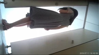 15390480 Sneaking into the toilet of a working girl 4 screenshot 4