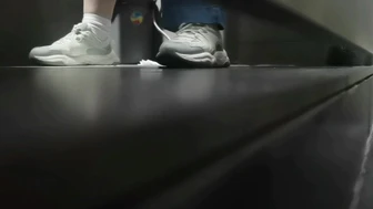 girl piss loud screenshot 1