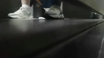 girl piss loud screenshot 2