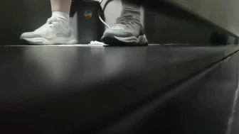 girl piss loud screenshot 3
