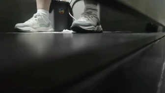 girl piss loud screenshot 4