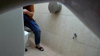 Hidden toilet, Vietnam 01 screenshot 1