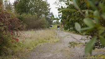 Naomi & Cindy - Wetting Scene screenshot 1
