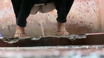 asian girl pissing screenshot 1