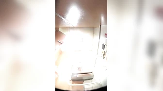 30usd15381305wcpeep Strawberry panchu from a beautiful older sister ... Big city station toilet not leaked 20 screenshot 3