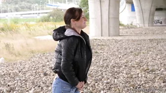 Gabi Mavali + Laura Nellis - Piss game screenshot 4