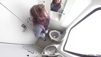 Anna Louckova - Catching the train screenshot 4