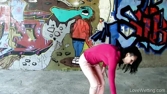 Kara - Too desperate to pee screenshot 2