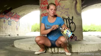 Claudia + Veronika - Like a racehorse screenshot 4
