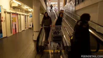 Klara Novohradska & Maja Rosecka - Shopping together screenshot 1