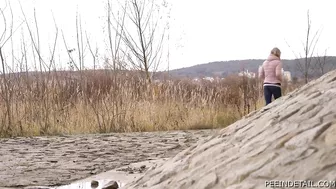Maja Rosecka & Sandra Medecka - Walking the dog screenshot 4