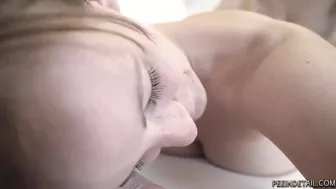 Petra Bludarova & Laura Sivkova - Tantric massage screenshot 3