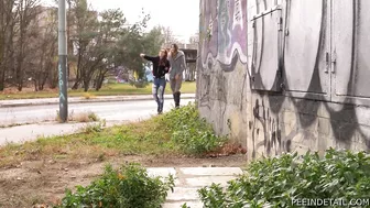 Renata Vesecka & Bara Cermakova - Feeding swans screenshot 2