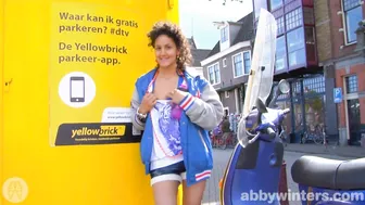 Arianna - Masturbating in public screenshot 1