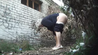 Pee Compilation 70 screenshot 1