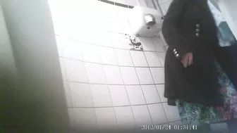 Hidden Camera in Student Toilet - 7 screenshot 2