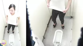 DLSL-189 03 Pleasant piss! Multiview peeping on orgasmic female urination on toilet screenshot 1