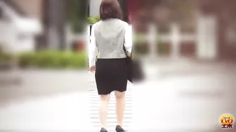 DLEE-172 03 Female office workers peeing on public toilet Multi view voyeur screenshot 3