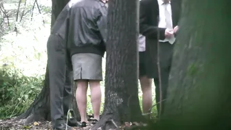 Girls pee in the park at the wedding 7 screenshot 1